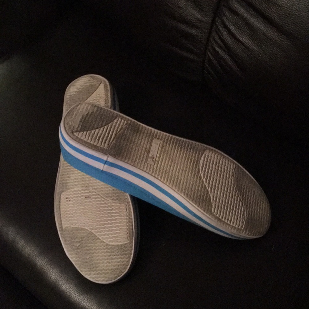 Shoes - Picture 5 of 8